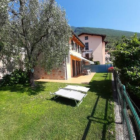 Apartment Maria Brenzone sul Garda Exteriör bild